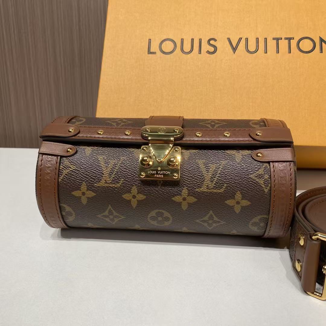 lv  ปาปิยอง