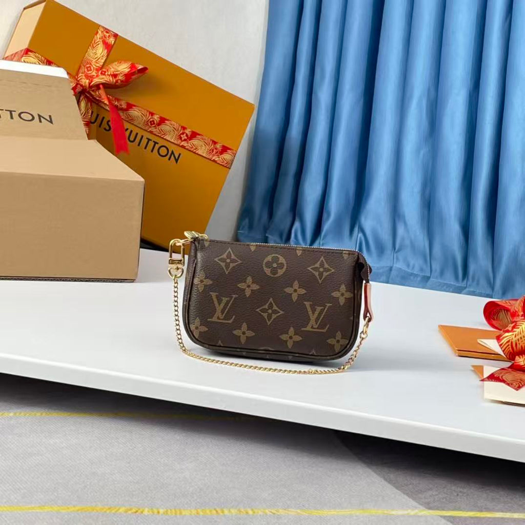 lv กระเป๋าไพ่นกกระจอก