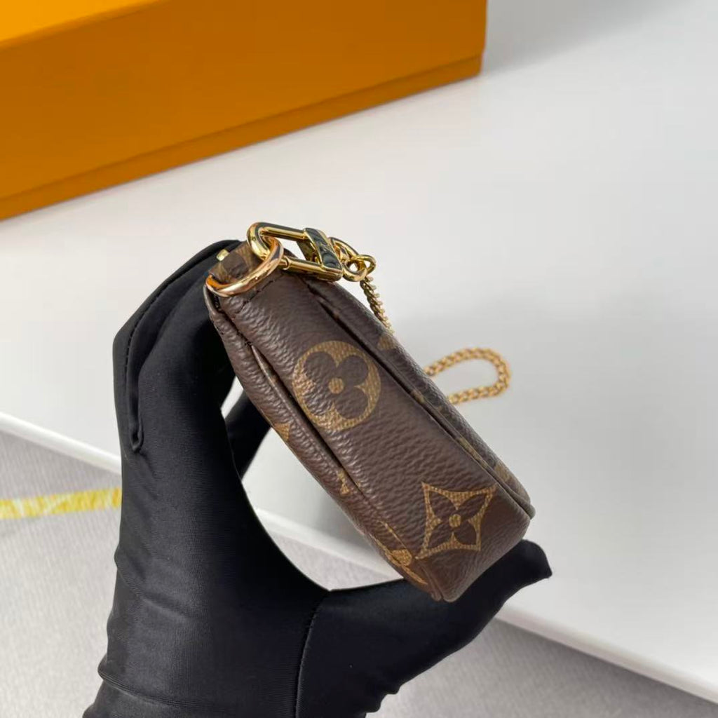 lv กระเป๋าไพ่นกกระจอก